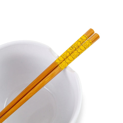 Silver Buffalo wooden chopsticks included for easy dipping and slurping.