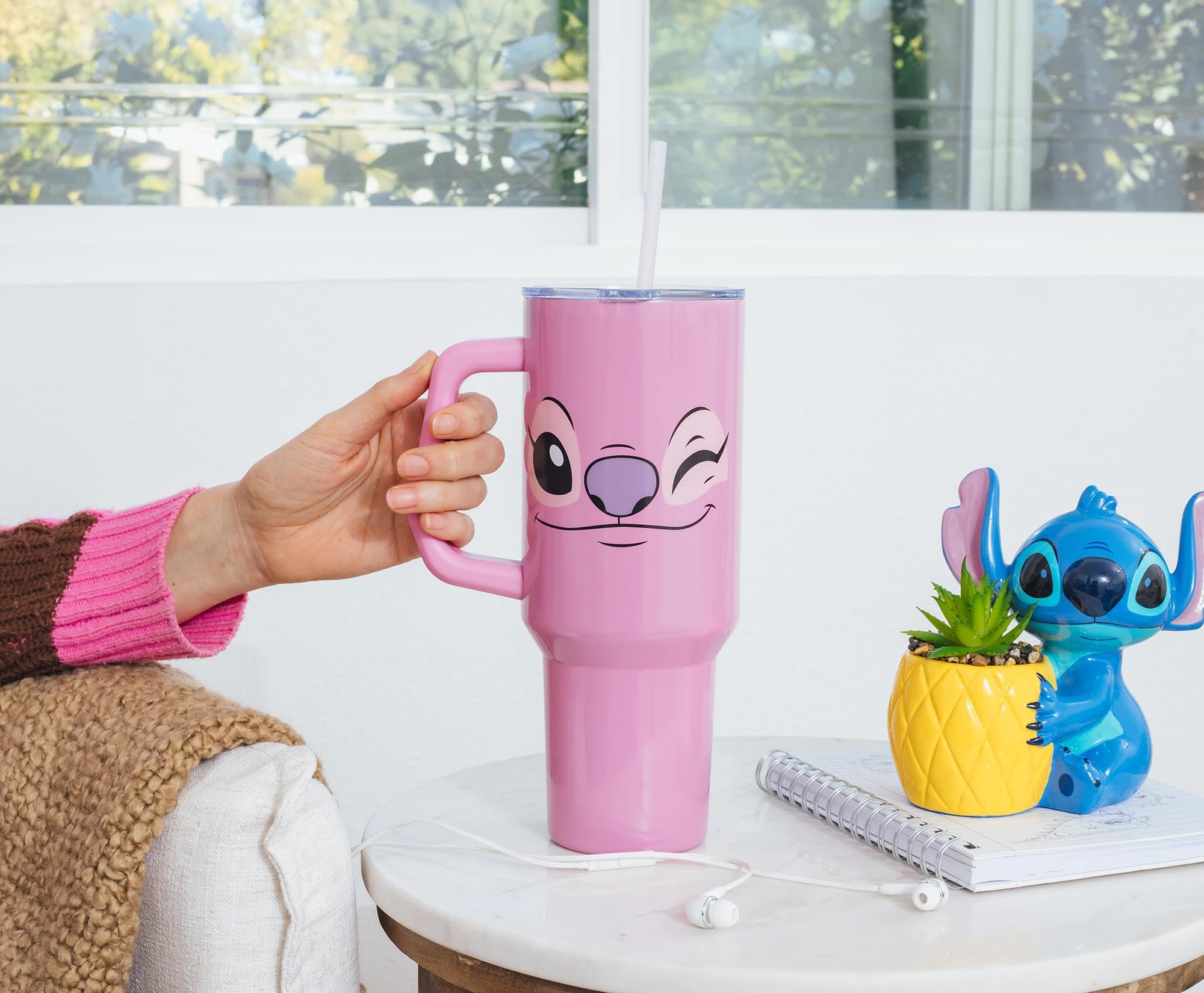 Officially licensed Disney design brings character to every refreshment with Silver Buffalo.