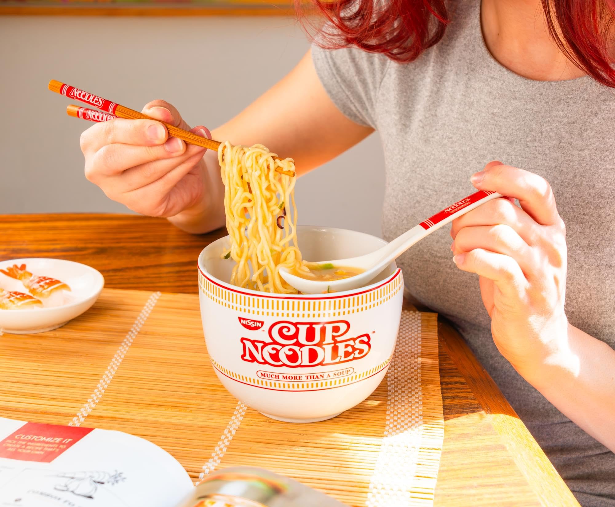 Silver Buffalo gift-ready ramen set, ideal for fans and celebrations