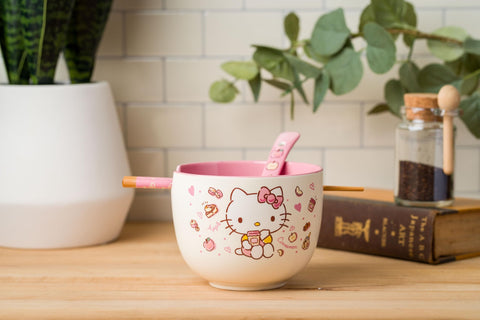 Apples and cinnamon motif on Hello Kitty bowl design
