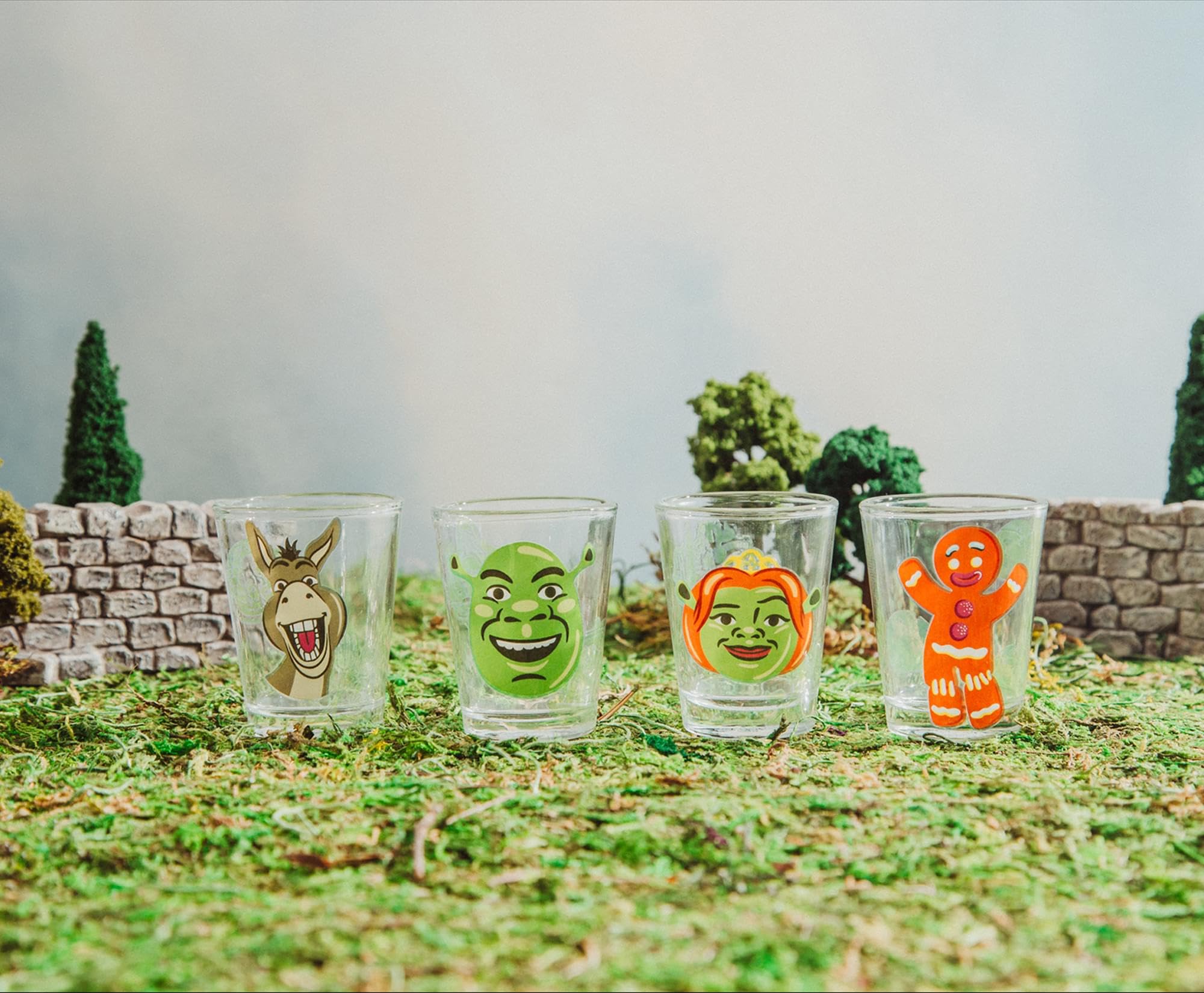 Silver Buffalo Shrek dishwasher-safe label on glasses for easy care.