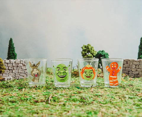 Silver Buffalo Shrek dishwasher-safe label on glasses for easy care.