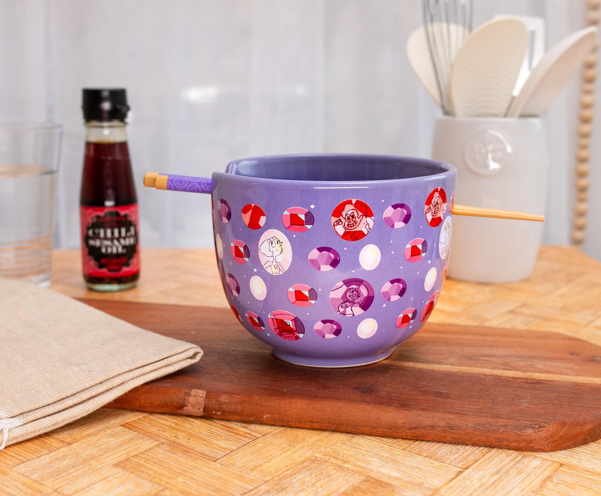 Gemstone pattern highlights Crystal Gems design on dinnerware