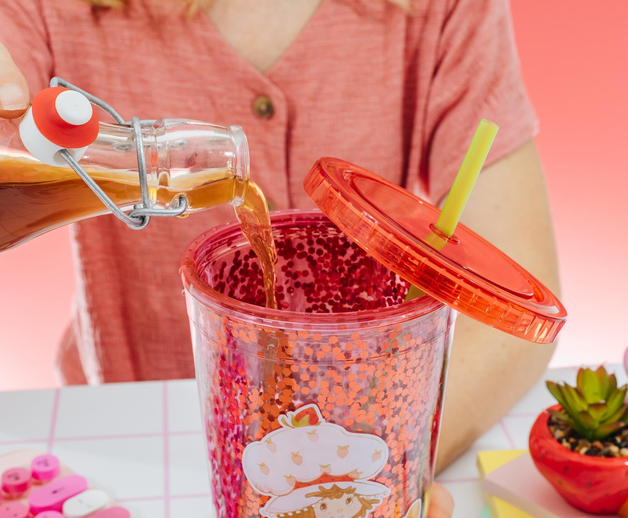 Silver Buffalo Strawberry Shortcake Confetti Cup close figure detail shows character design.