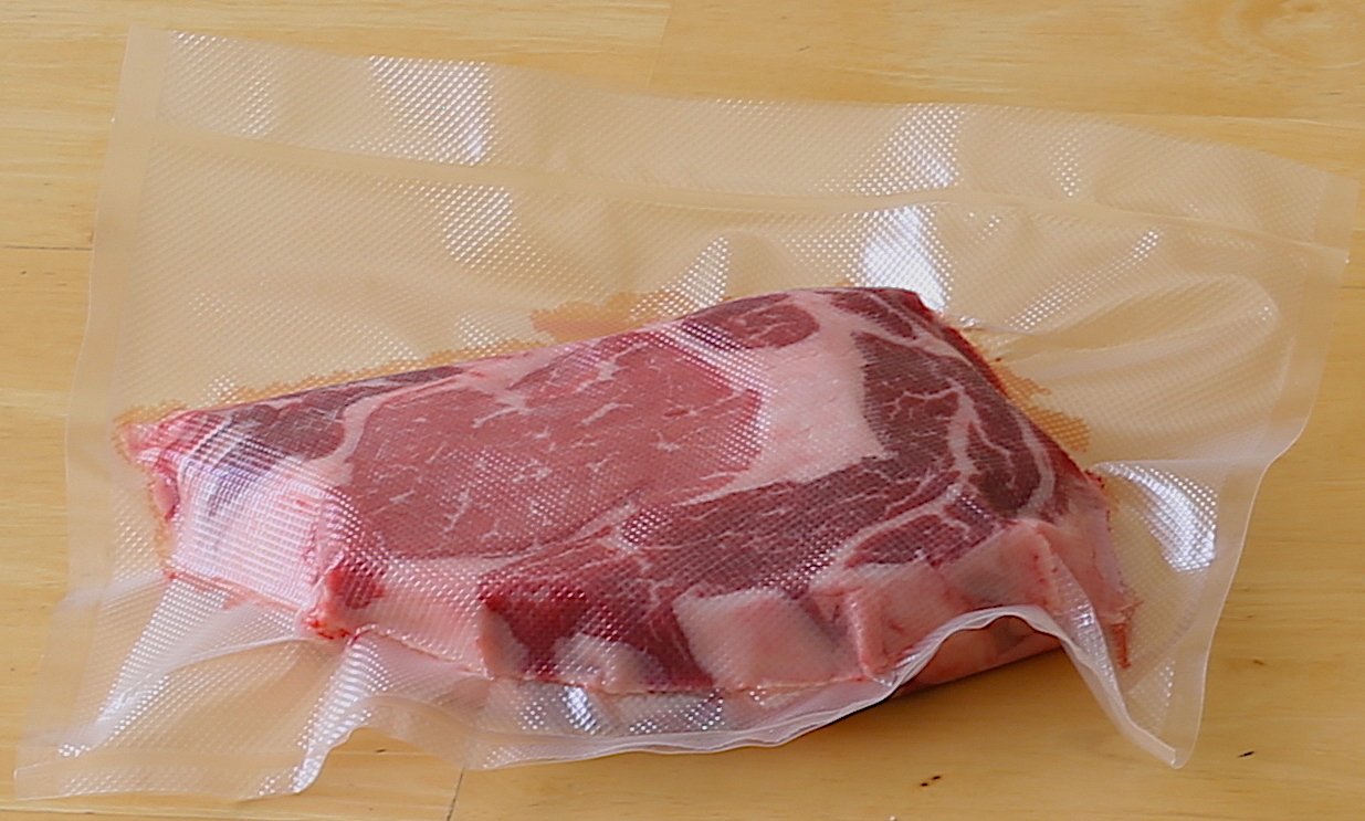 Simple Houseware heavy-duty multi-ply bags block moisture and extend freshness