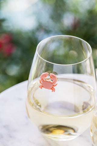 Simply Charmed magnetic wine marker set stays securely on glass up to 5 mm thick