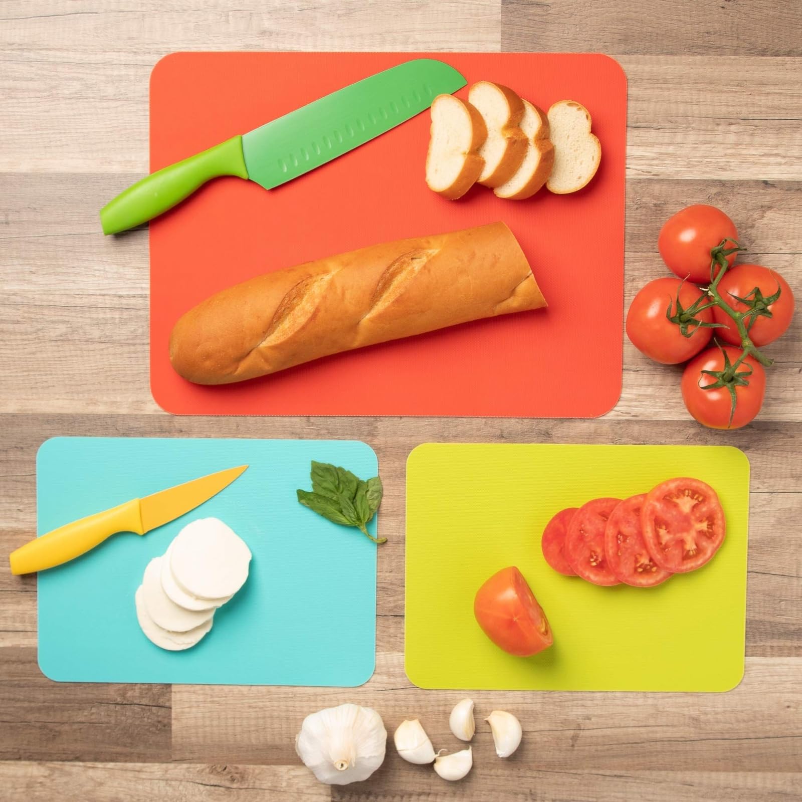 Non-slip back on Simply Genius mats preventing slips during chopping and dicing.