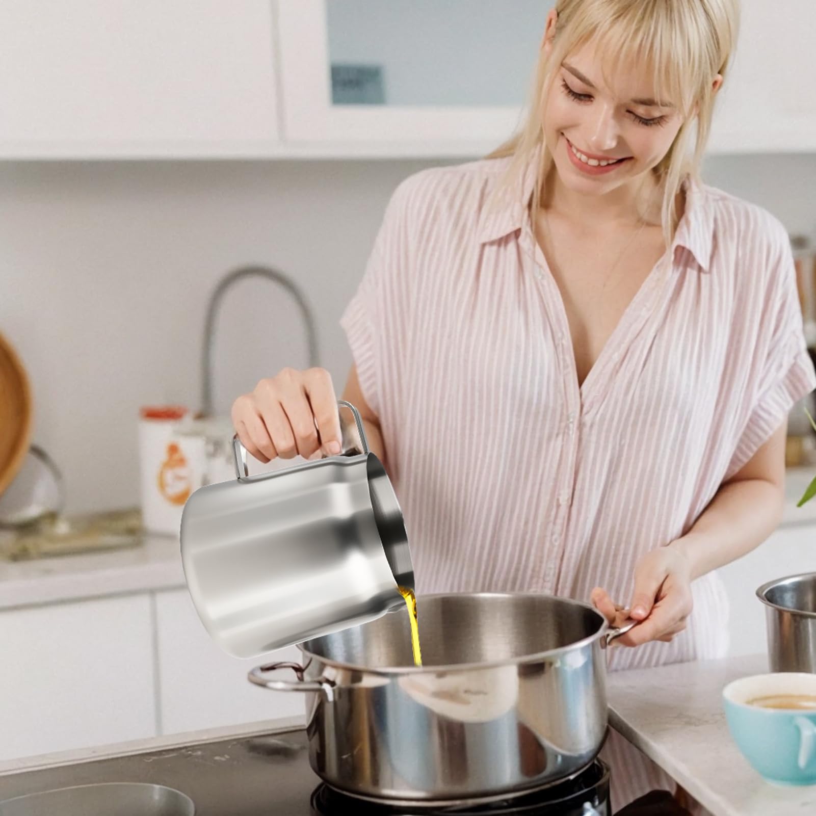 SINYWAY dishwasher-safe components simplify cleanup after cooking.