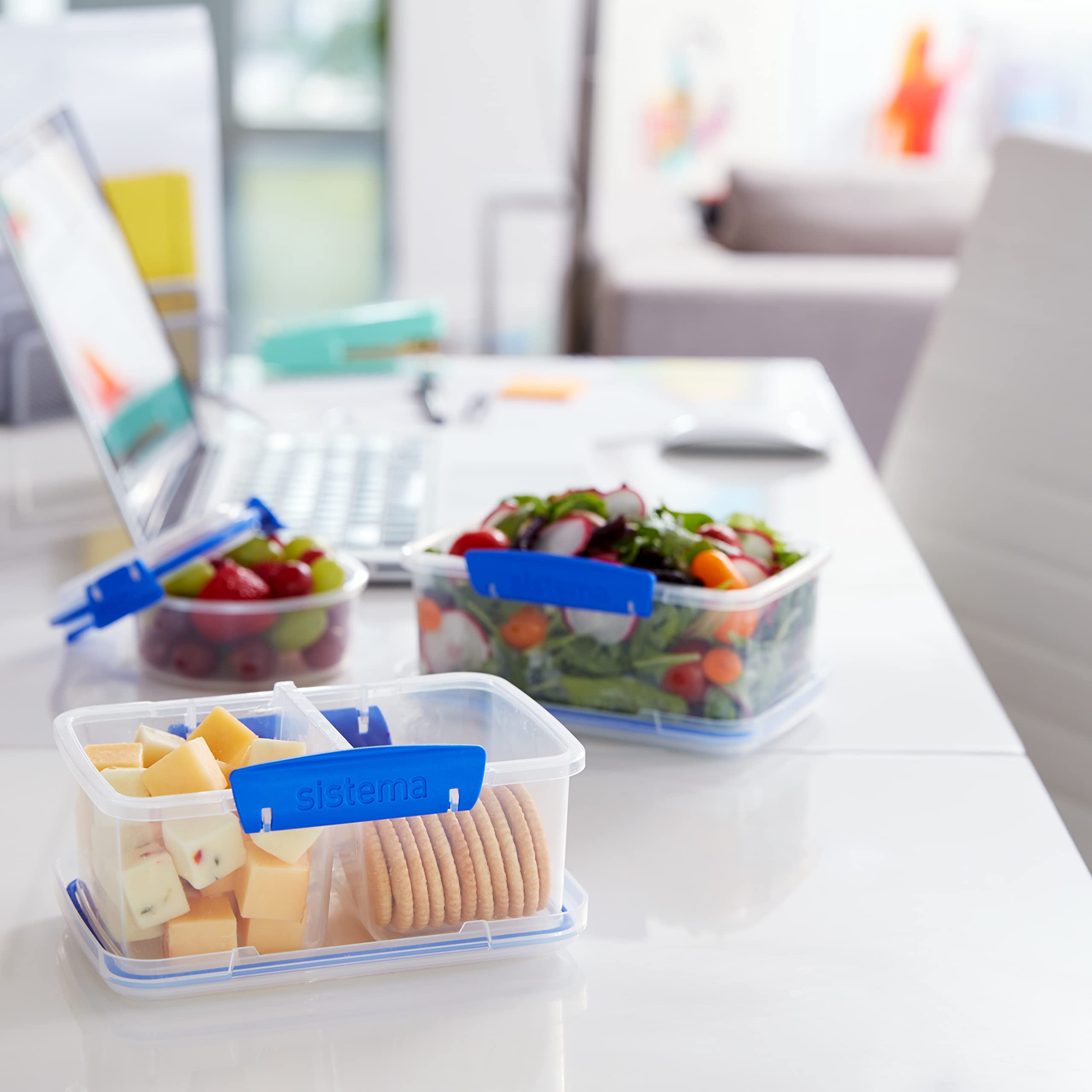 Sistema KLIP IT 1L microwave-safe without lid for quick reheats.