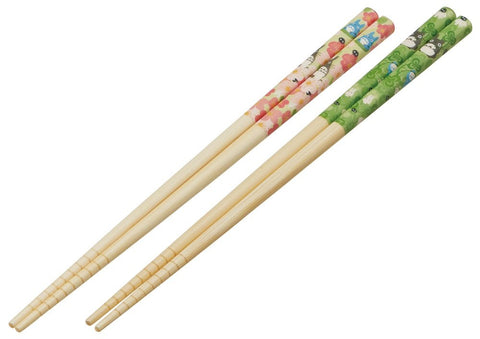Skater anti-slip grip chopsticks offer secure handling for precise dining.