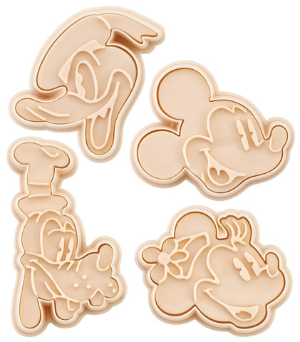 Close-up of Skater CSM1-A die and press molds for precise shapes.