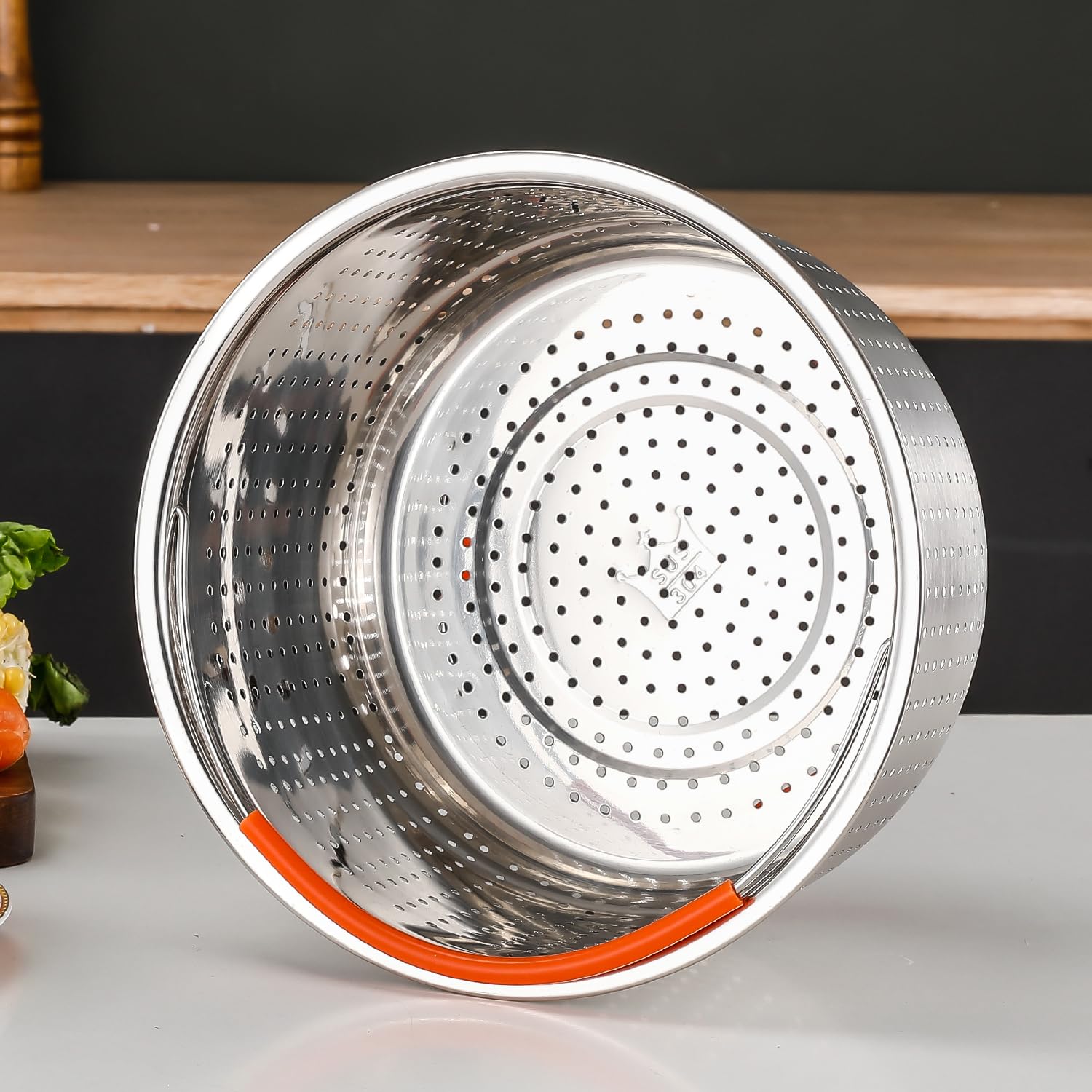 Skingwa easy-clean steamer basket with smooth edges for quick rinsing.