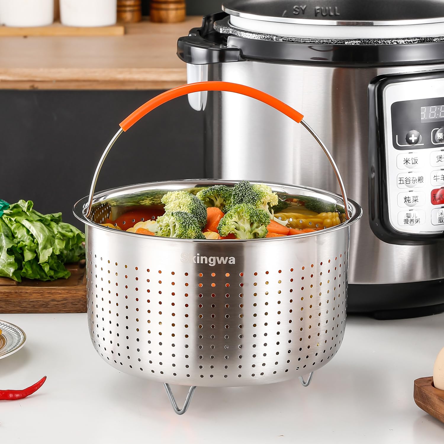 Skingwa steamer basket with three sizes offers flexible pot fit.