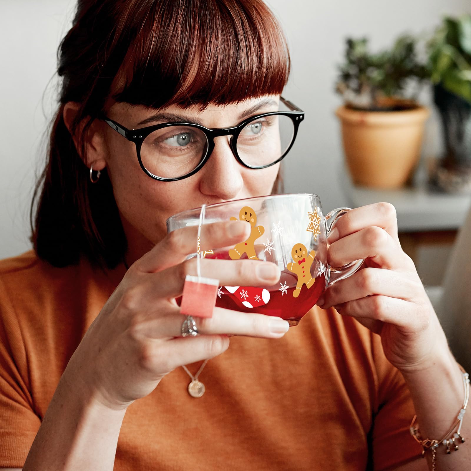 Sliner 6-piece Christmas glasses set for party or cozy nights.