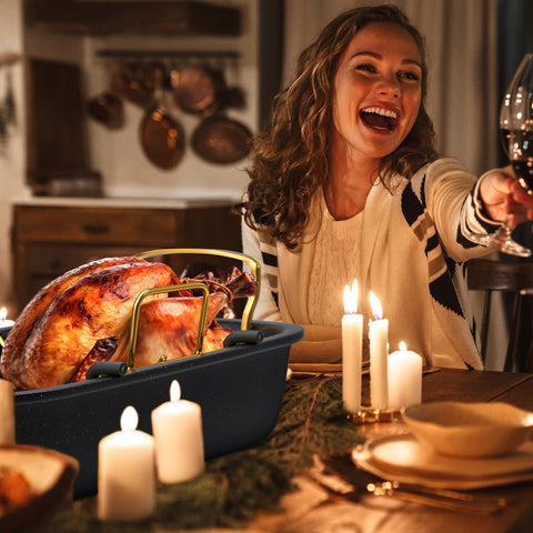 Slow Slog roasting pan suitable for Thanksgiving and family meals.