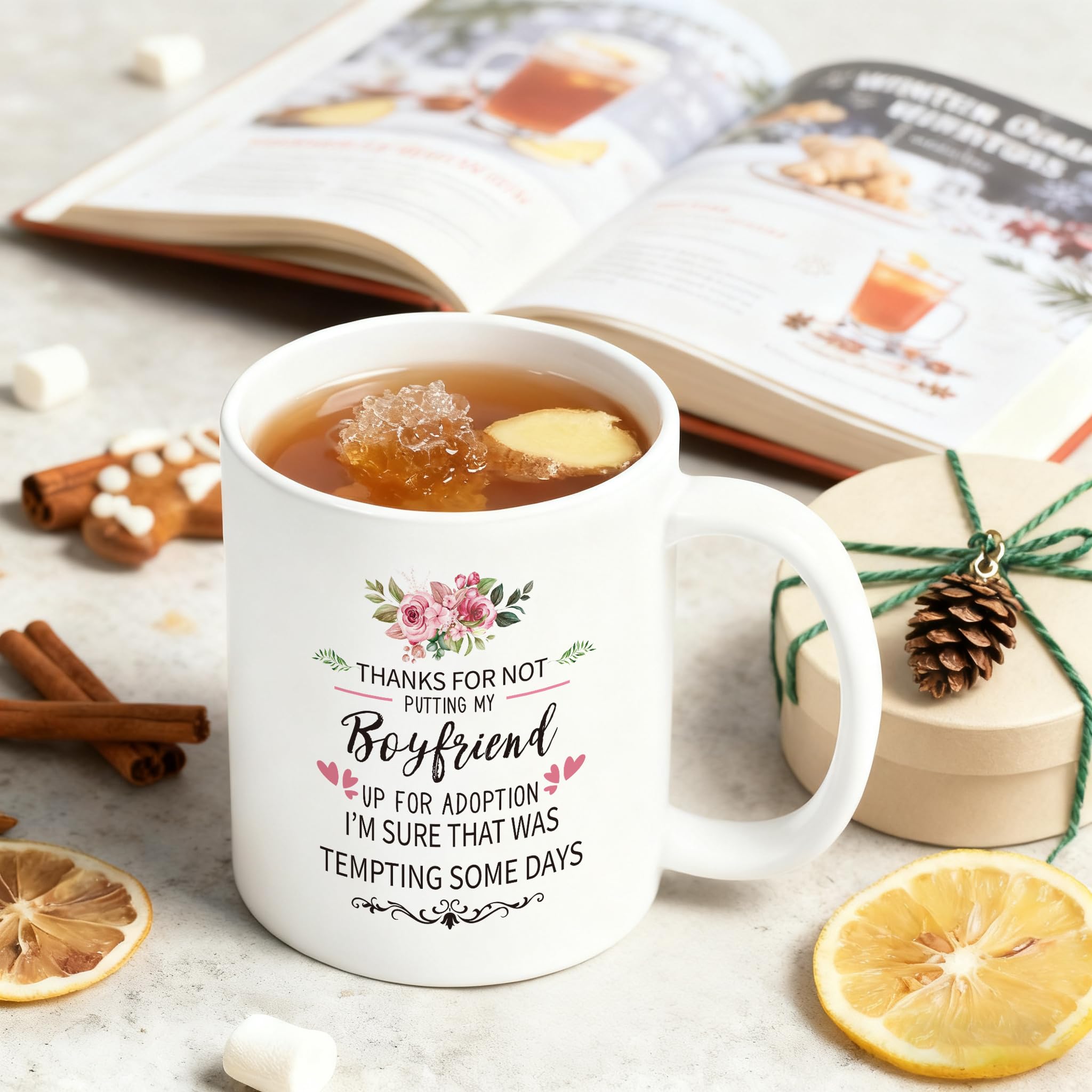 Slugeren print-detail mug showing fade-resistant artwork for daily use.
