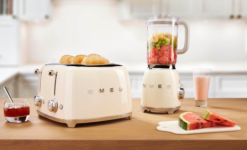 Smeg 50s Style Cream Toaster slot detail shows even browning across slices.