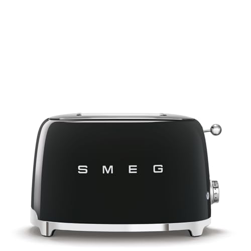 Smeg TSF01 browning dial close-up with six levels for precise toasting.