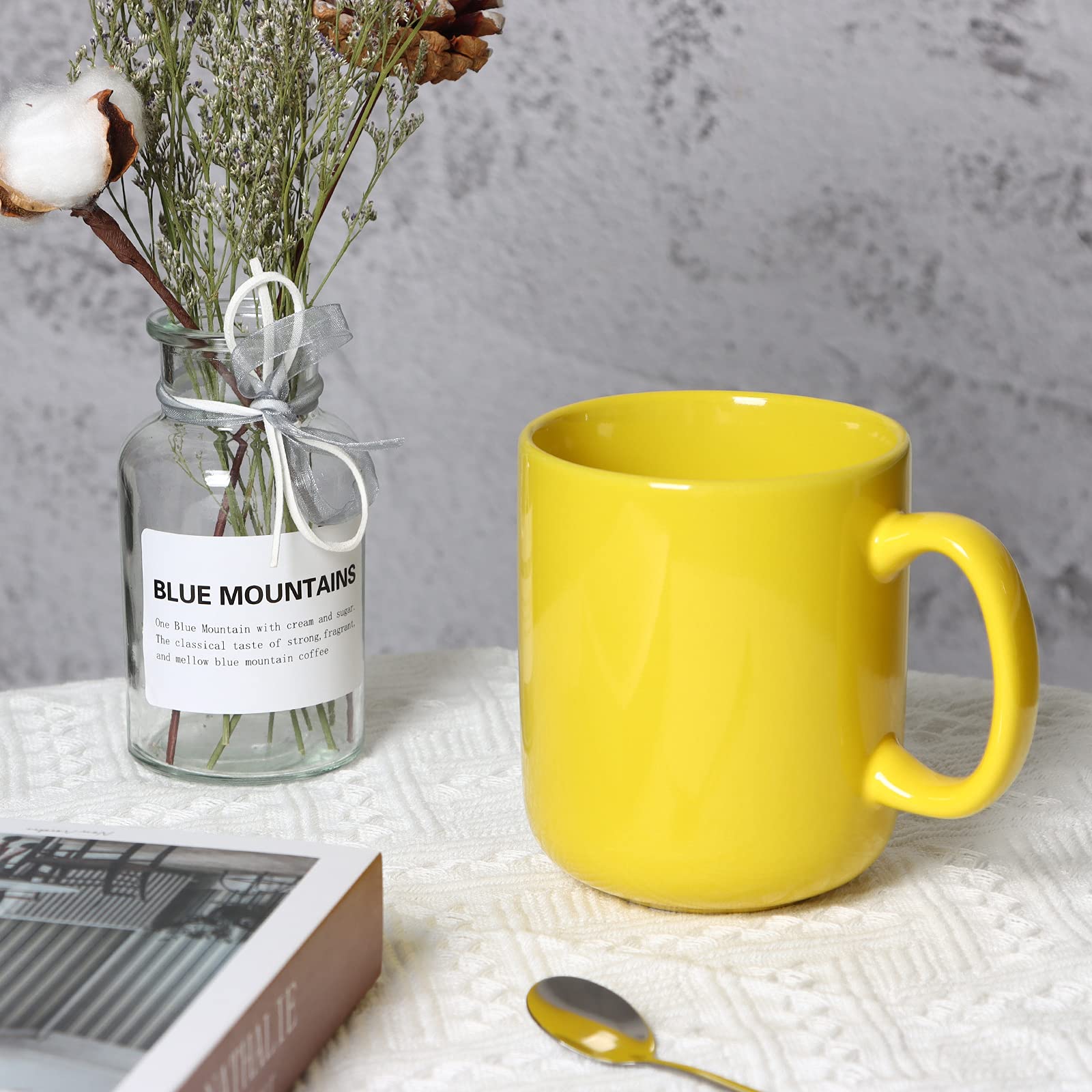 Smilatte microwave-safe ceramic mug ready for reheating and serving.