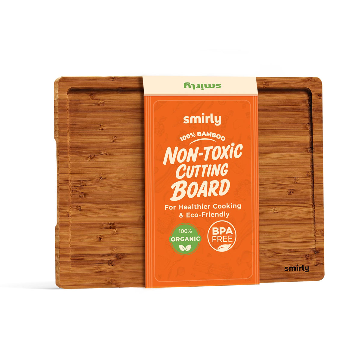 SMIRLY bamboo cutting board with non-slip feet for stable slicing.