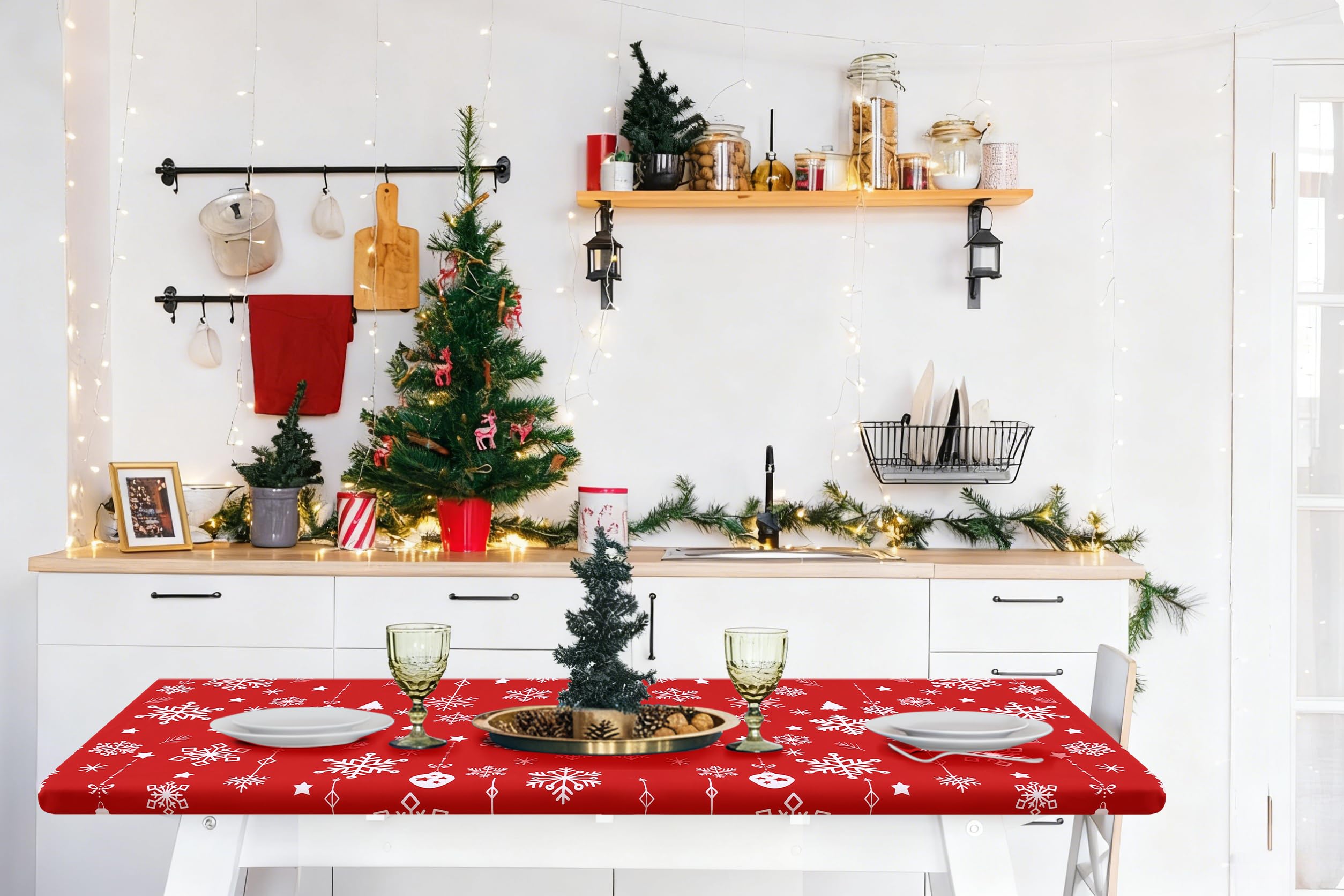 Smiry versatile tablecloth works for picnics, parties, and casual dinners.
