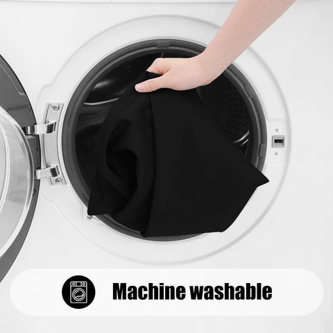 Smiry machine-washable tablecloth for quick cleanup.