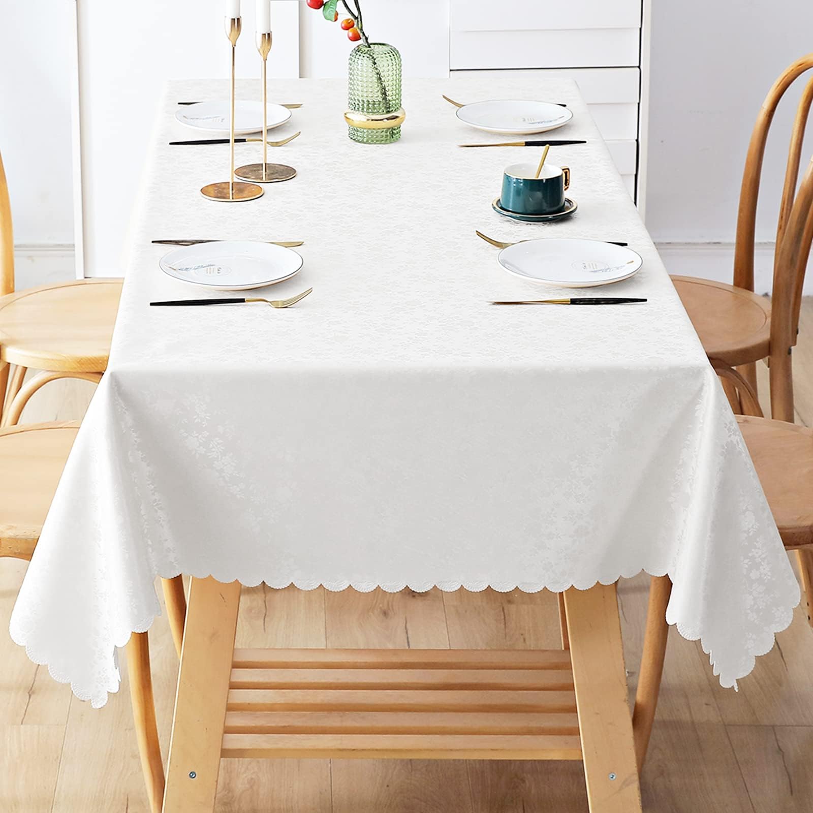 Smiry white rectangle cloth ideal for casual and formal dining at home