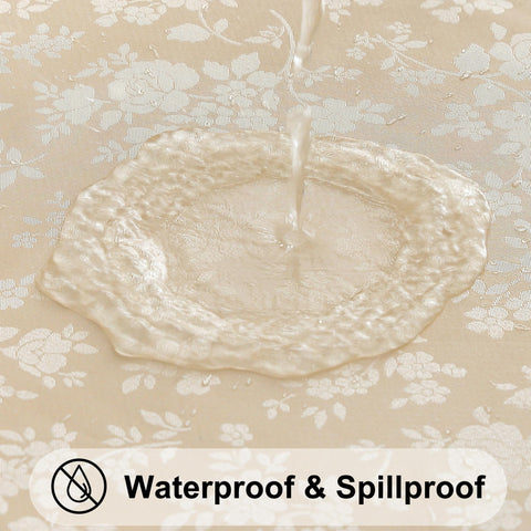 Smiry scalloped-edge detail enhances formal dinner aesthetics.
