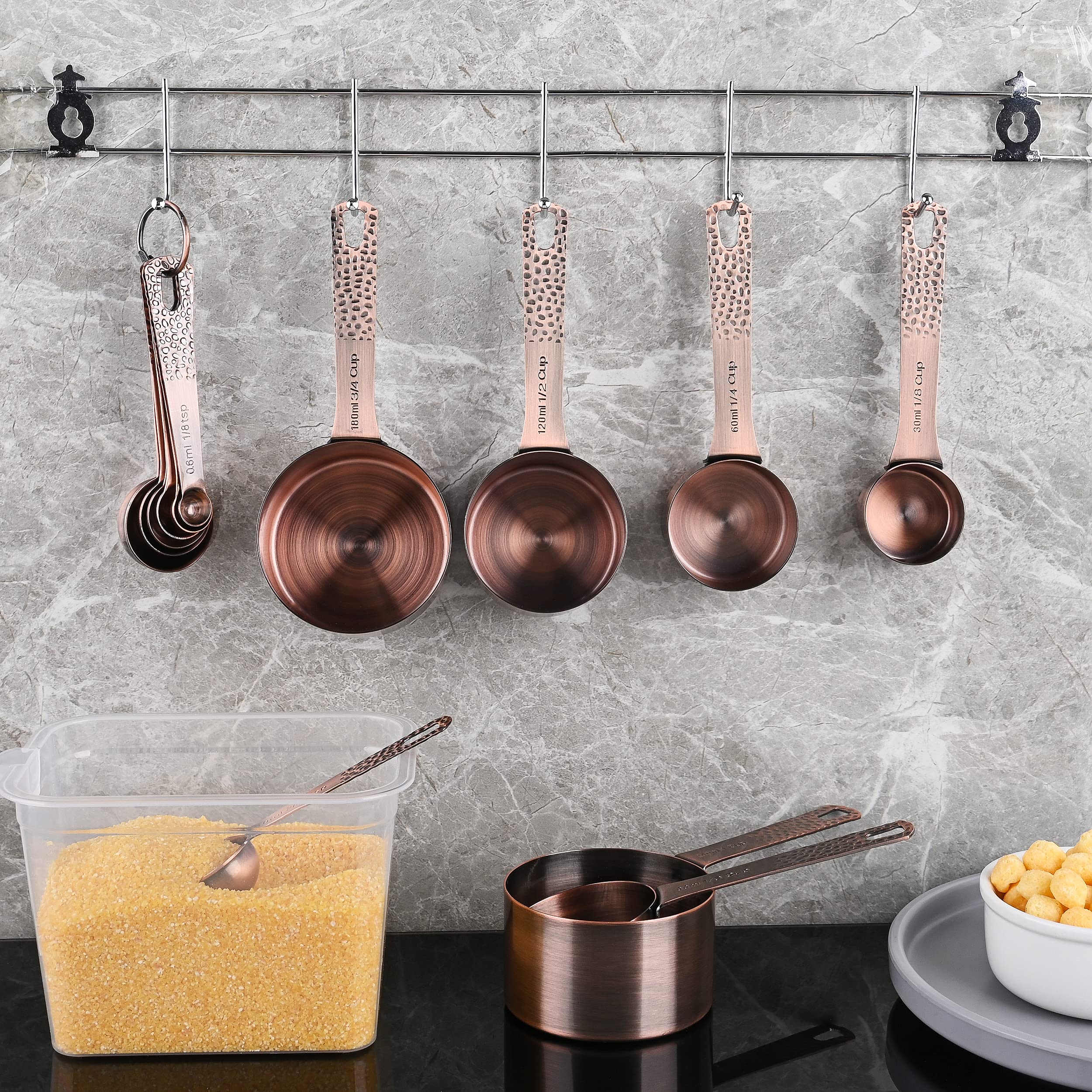 Smithcraft gifting-ready set is perfect for home cooks and bakers.