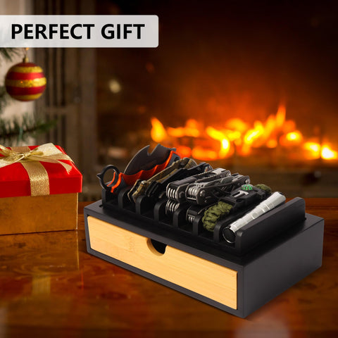 Smocchy gift-worthy knife case ideal for Christmas and outdoor enthusiasts.