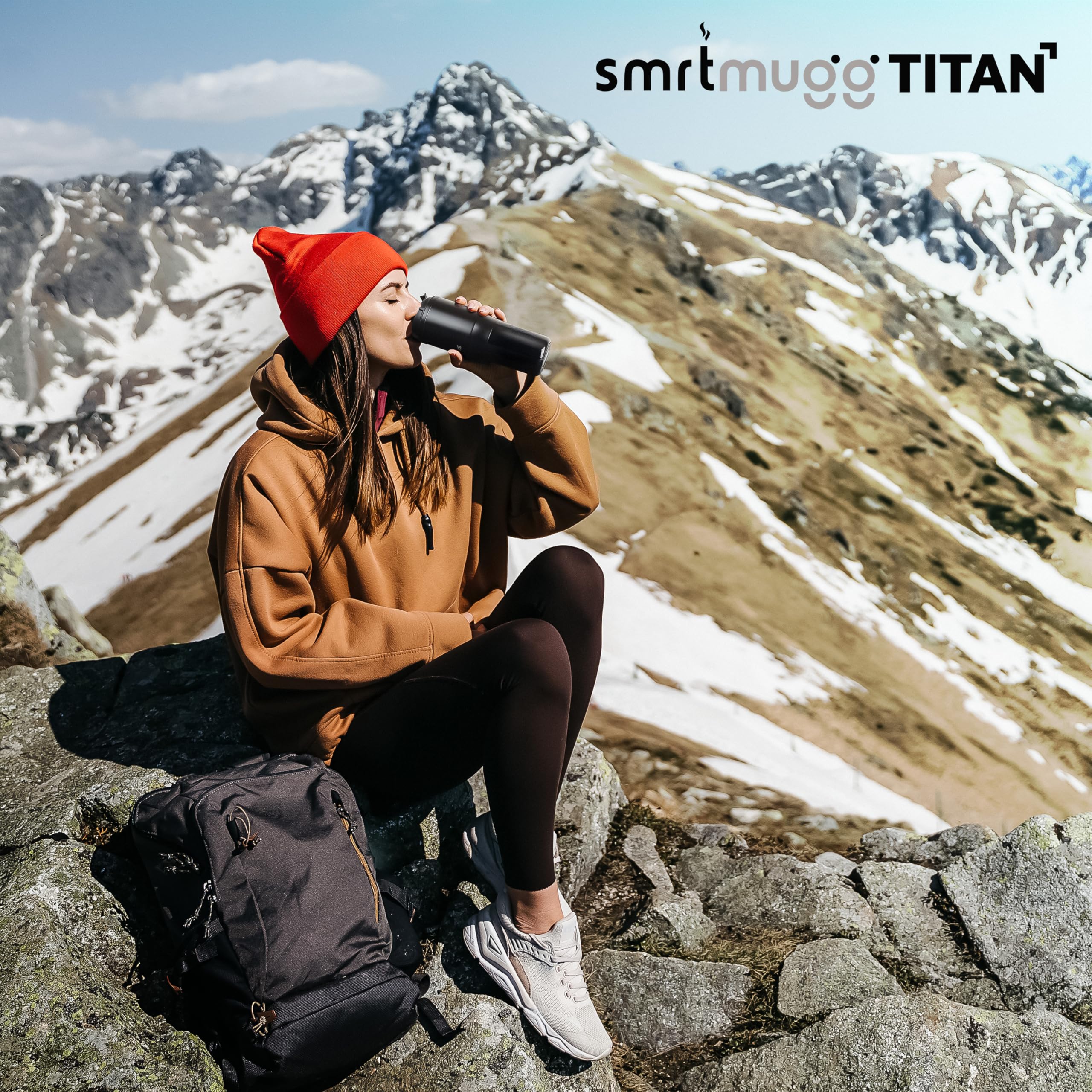SmrtMugg TITAN showing the LCD screen displaying current temperature.