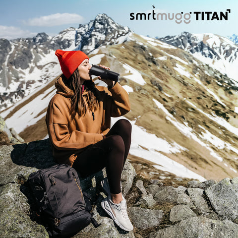 SmrtMugg TITAN showing the LCD screen displaying current temperature.