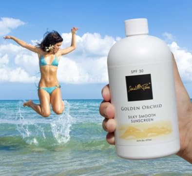 Smuggs Jugs discreet-travel-flask-design minimizes attention on board.