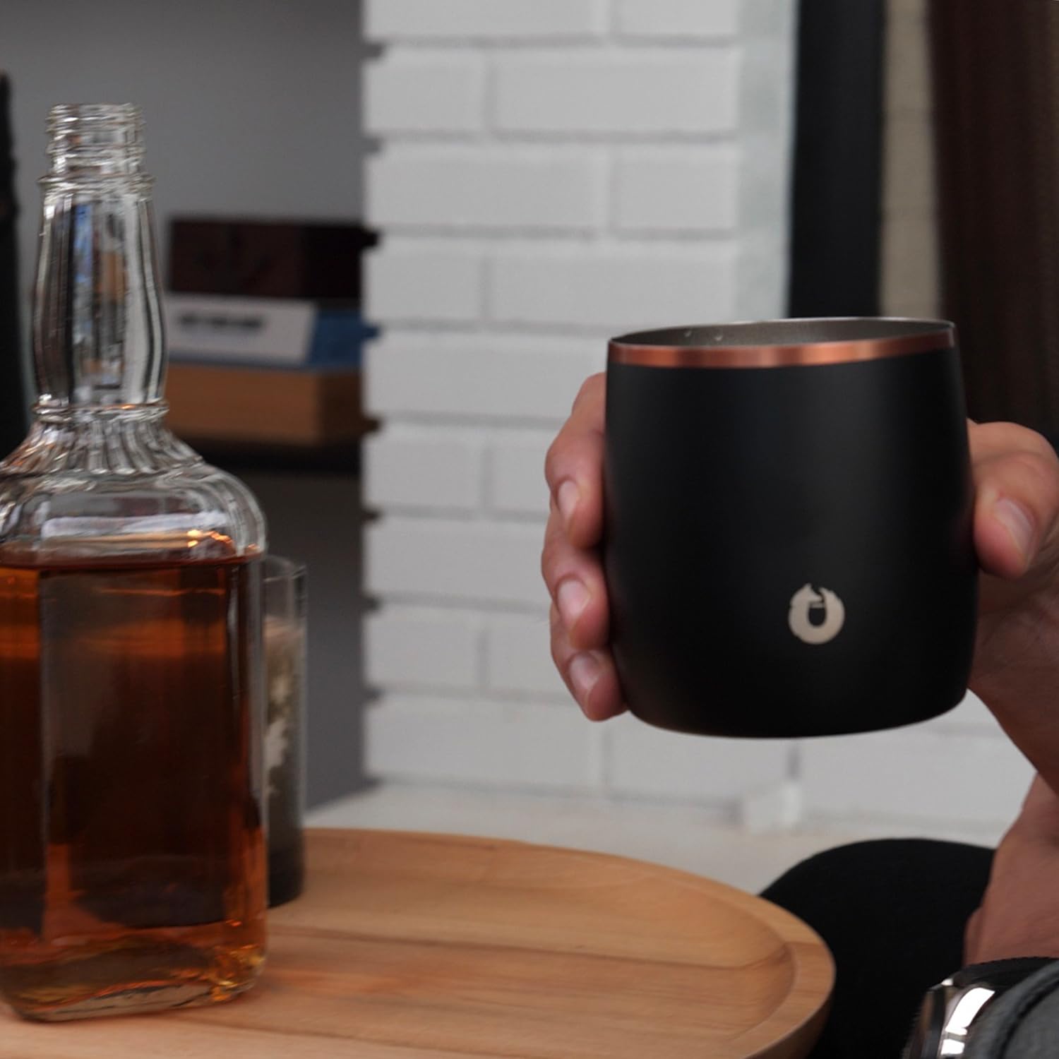 Snowfox extra-large ice cubes compatibility lets dilution control.