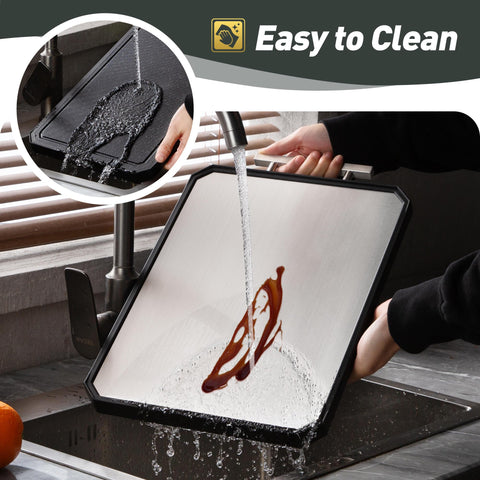 Socisen board features non-slip mats for stable chopping.