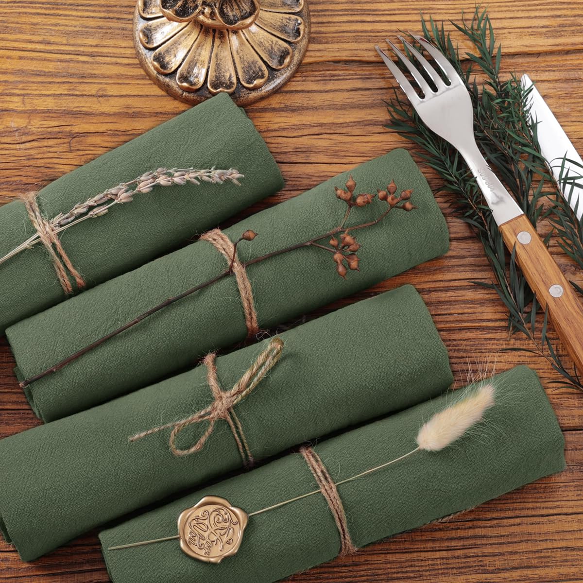 Socomi napkins include natural jute rope decor for rustic styling.
