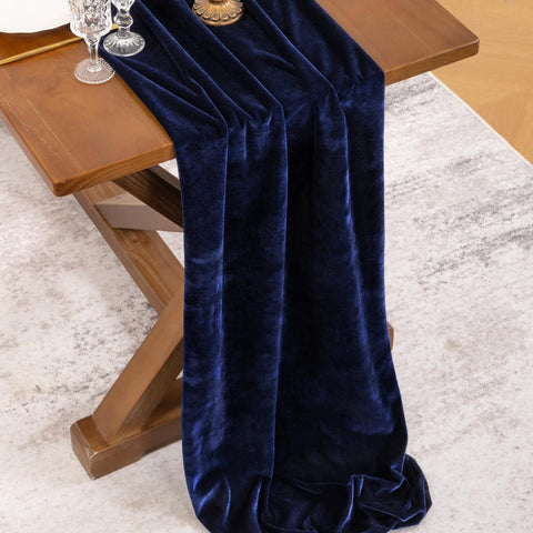 Socomi navy blue velvet table runner on a dining scene for holiday gatherings.