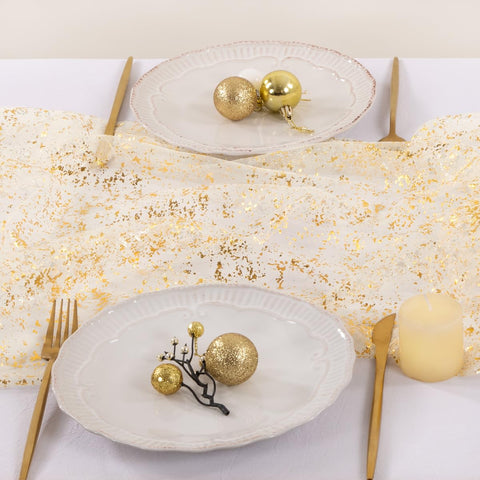 Socomi soft gauze runner suits winter gatherings and seasonal tables.