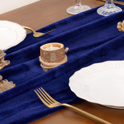 Socomi wedding banquet table runner suited for weddings and upscale events.
