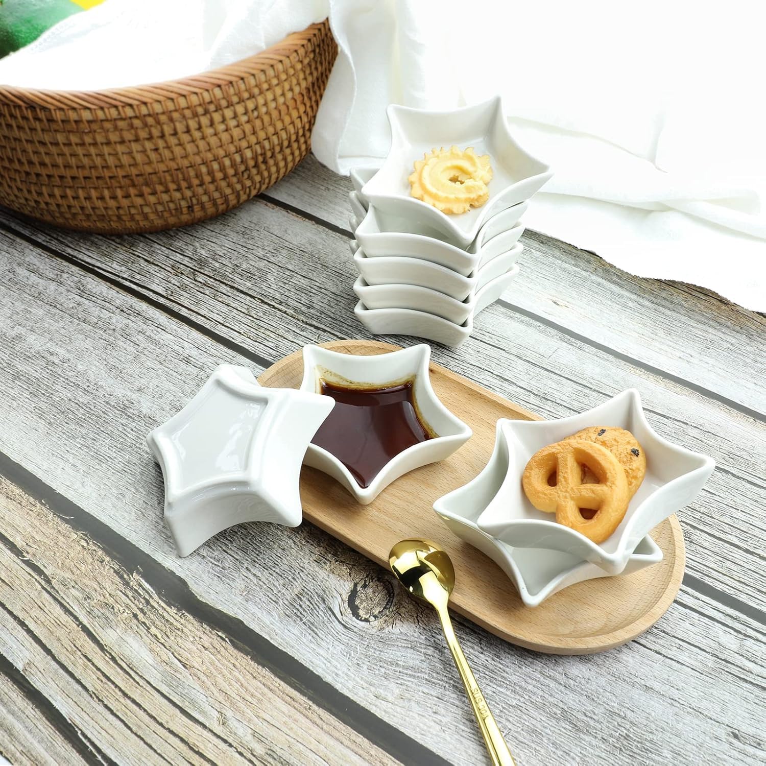 SOCOSY Appetizer plates serving dish with star design adds decorative flair.