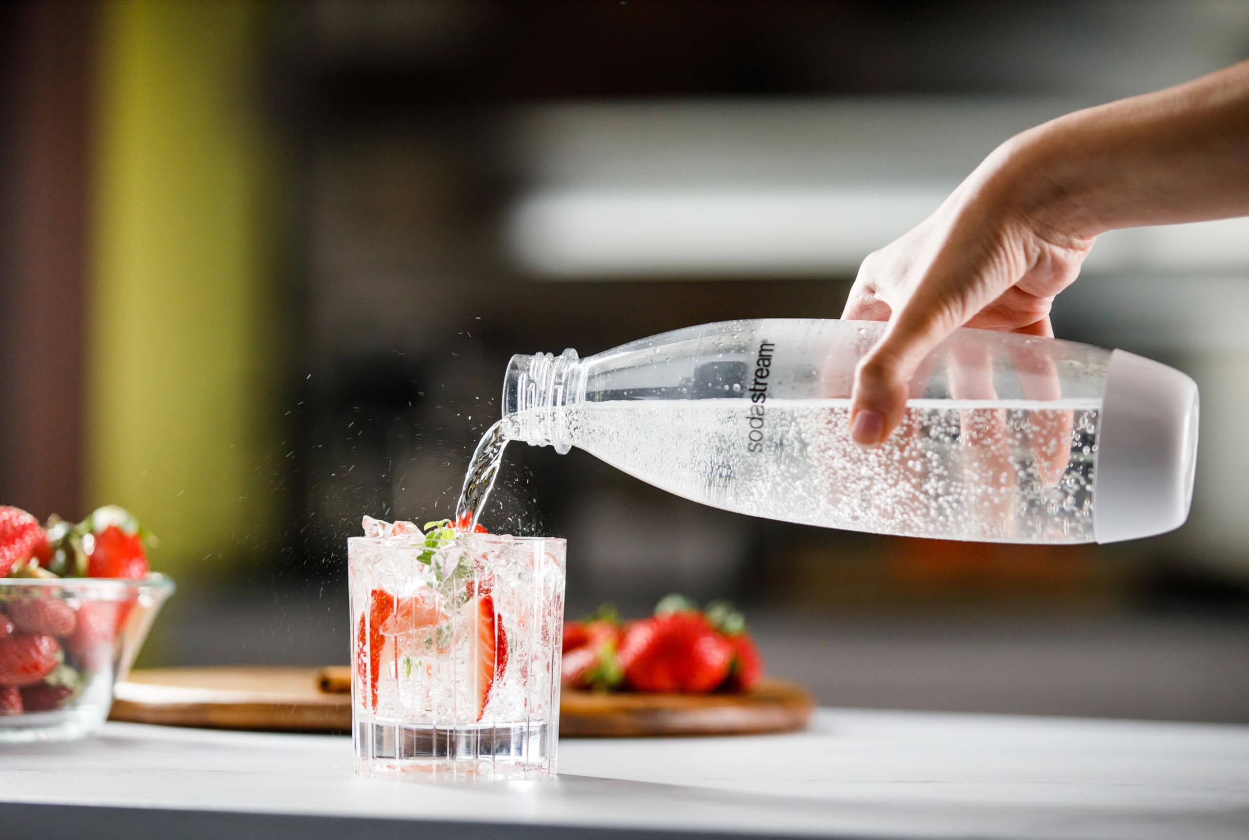 Sodastream 1L bottle showing carbonation for fresh drinks at home