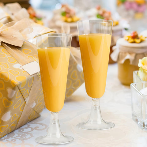 Soelomu disposable champagne glasses save cleanup time after lively celebrations.