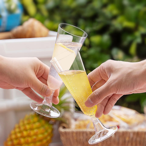 Soelomu 40-pack party flutes deliver an elegant, budget-friendly option.
