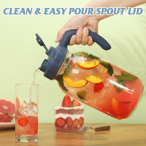 Soligt pour spout lid with handle for easy one-handed pouring.