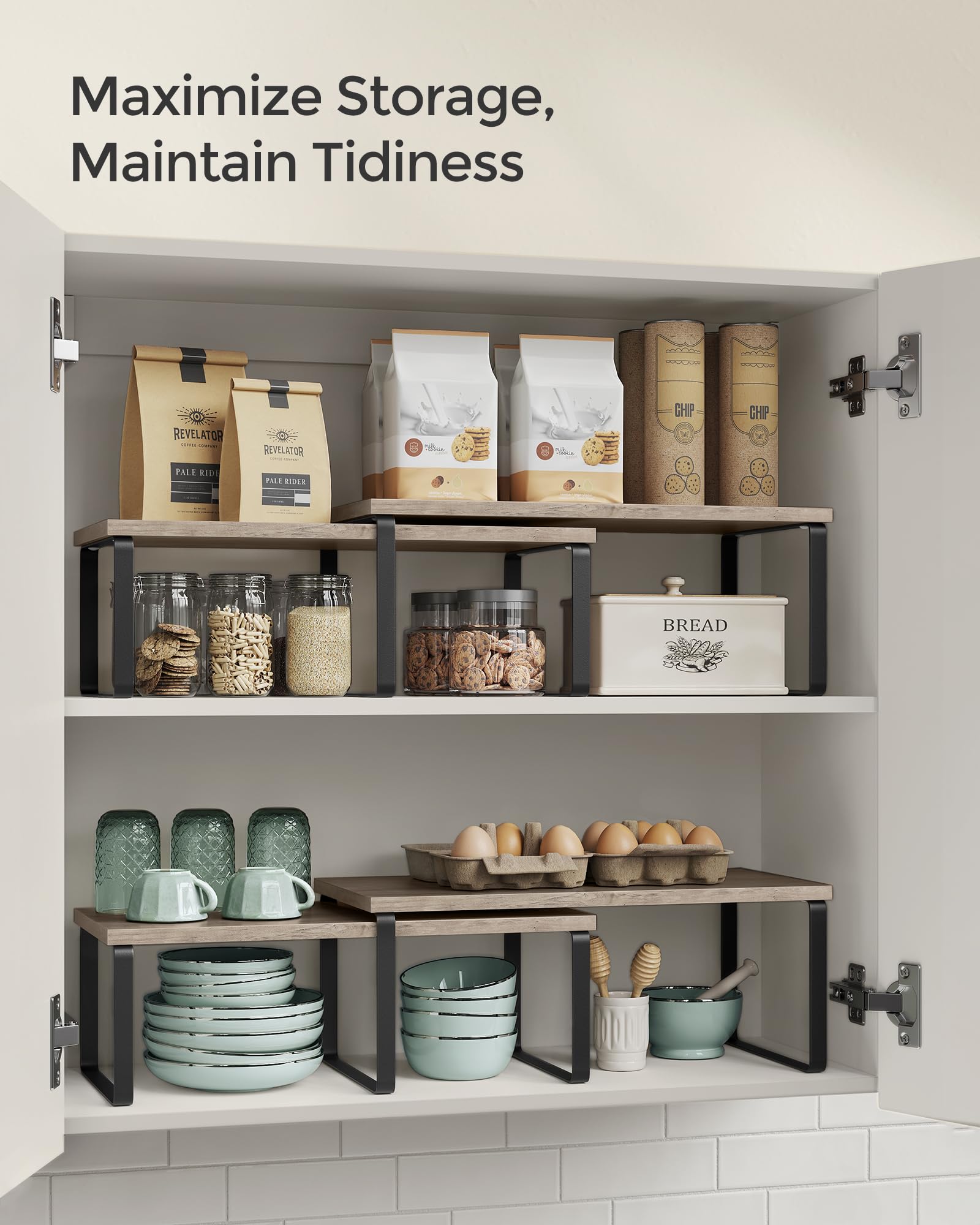 SONGMICS dining room centerpiece shelf elevates tablespace with stylish display.