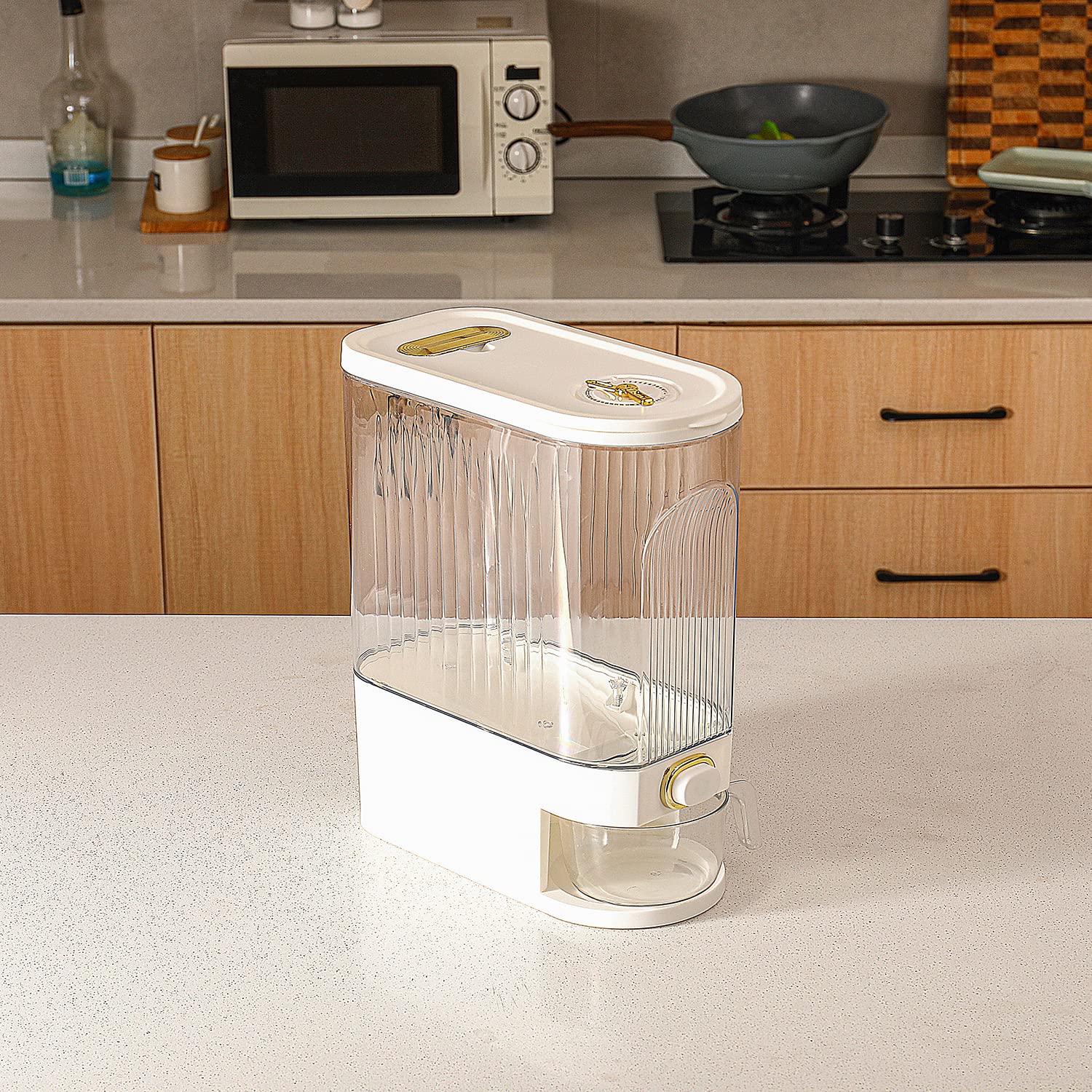 Sooyee Auto Dispenser button enables quick, mess-free portioning