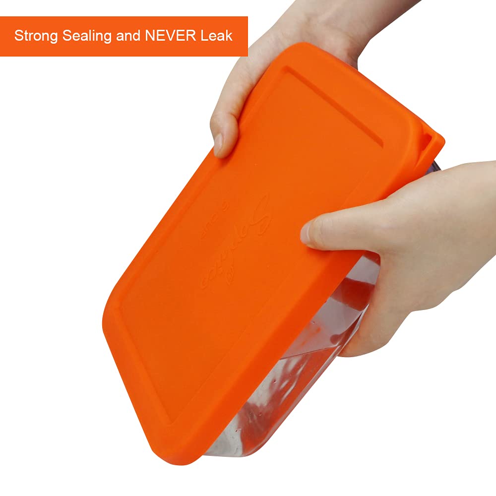 Sophico dishwasher-safe silicone lid cleans easily and tolerates hot and cold conditions.
