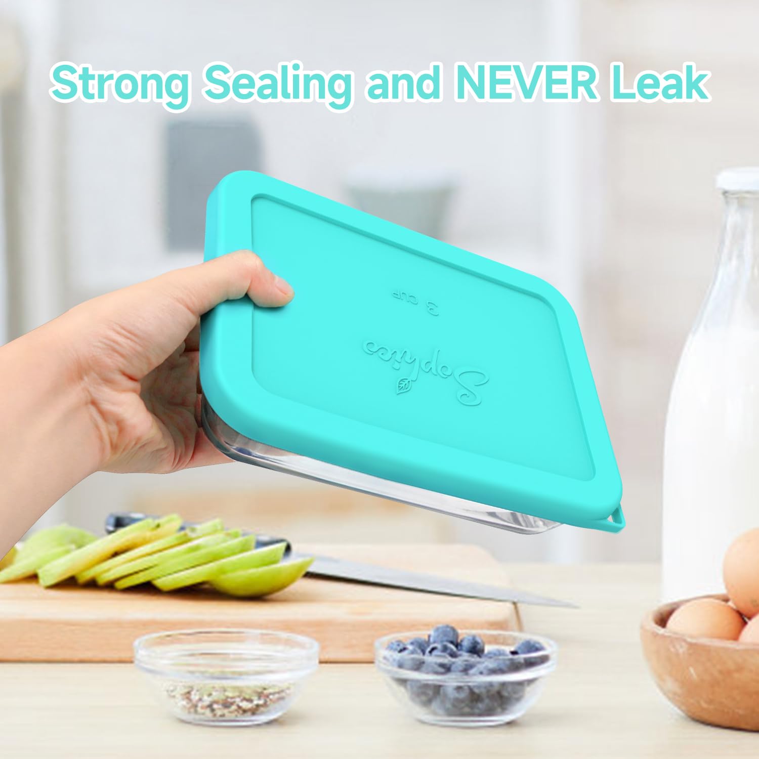 SOPHICO close-up of leak-proof silicone lid seal