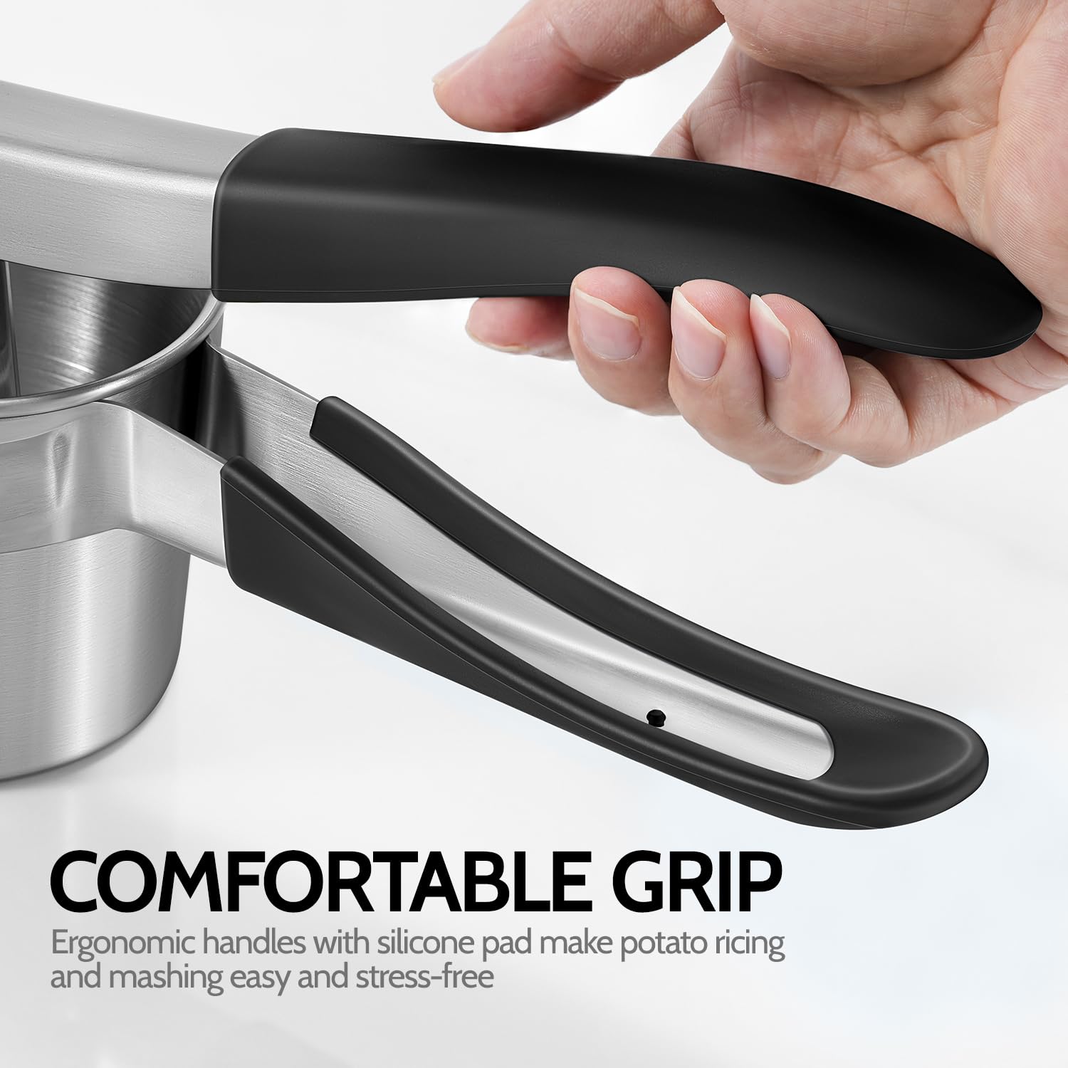 Sopito can mash apples and vegetables into smooth baby-friendly textures.