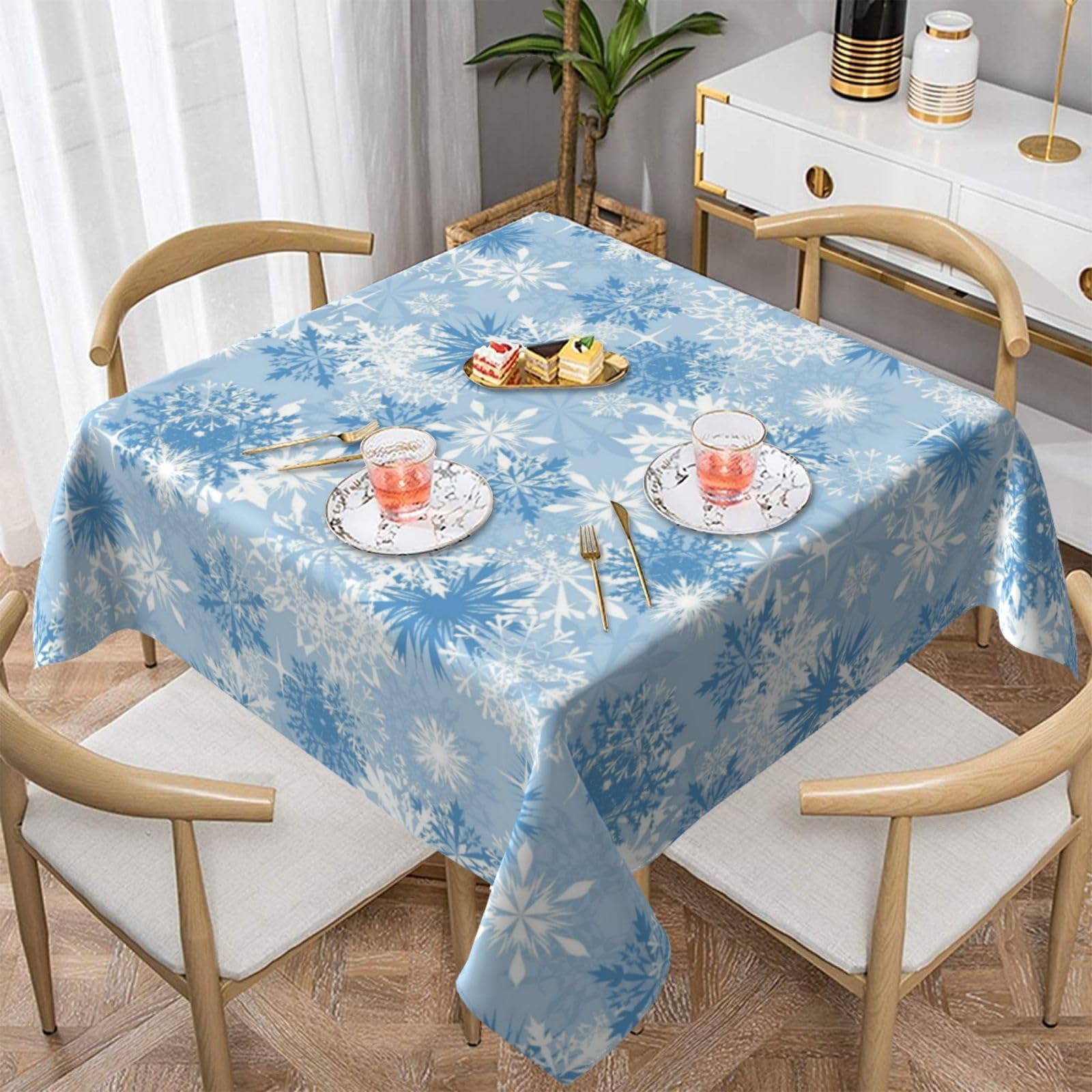 Sorktse blue-white snowflake table cover ideal for holiday gatherings